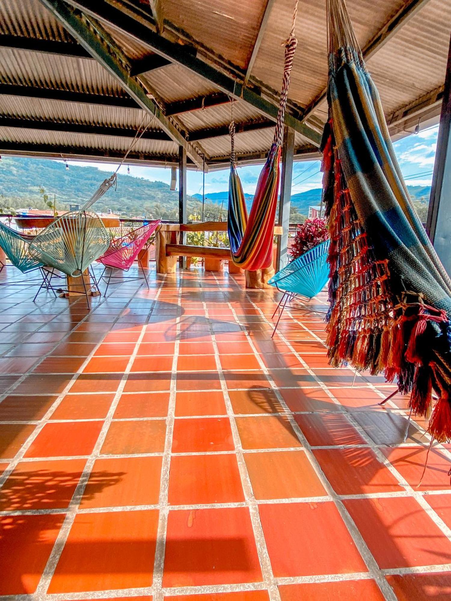La Rosa Nautica Hostel Guaduas Exteriör bild