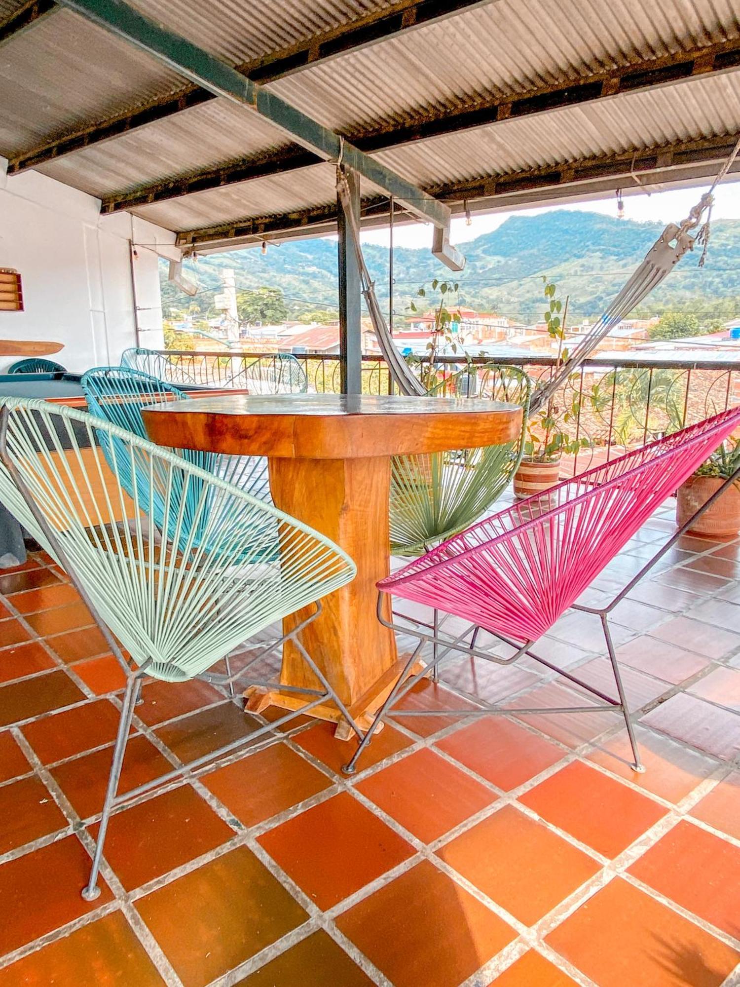 La Rosa Nautica Hostel Guaduas Exteriör bild